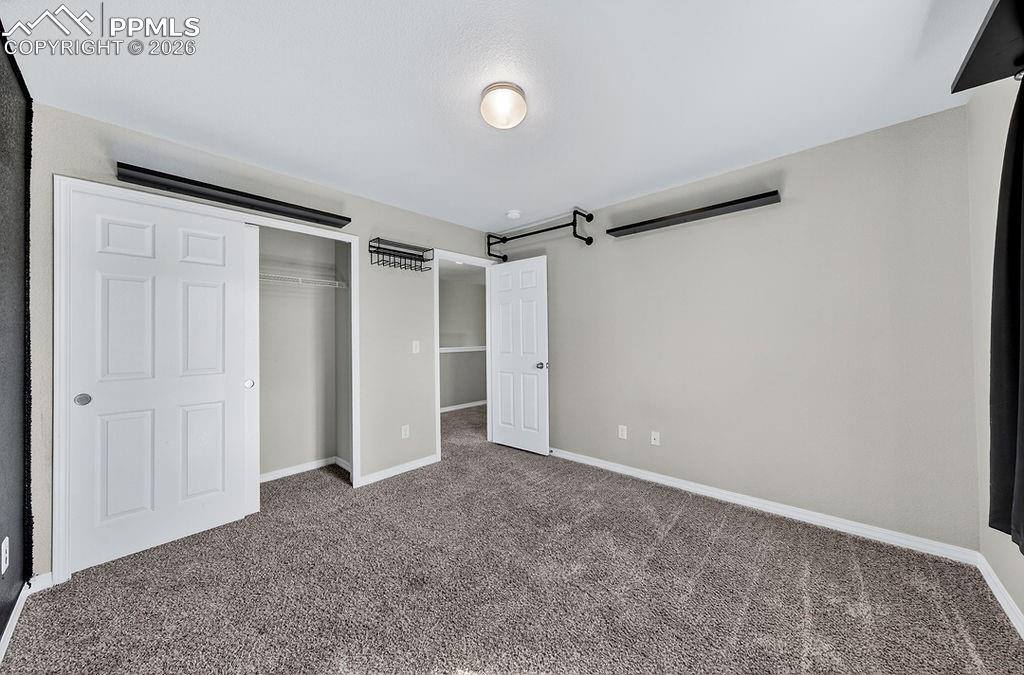 Image 21 of 26: Bedroom