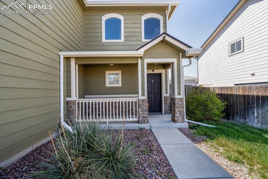 Image 4 of 26: Entry