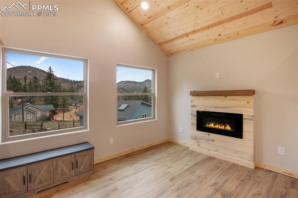 Image 17 of 50: Mountain views