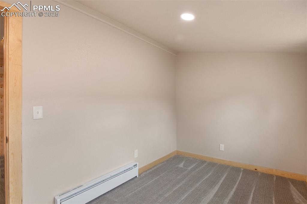 Image 24 of 50: Bedroom