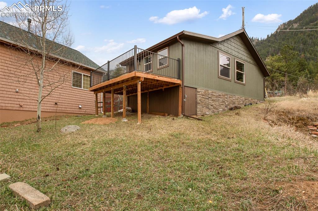 Image 26 of 50: Side of Structure