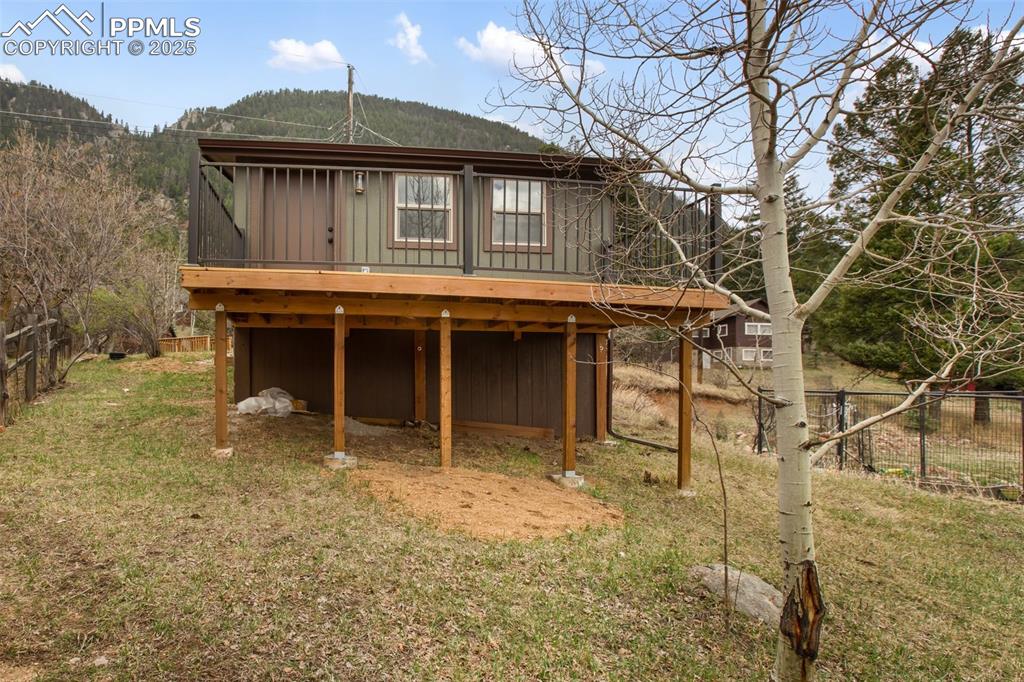 Image 29 of 50: Back of Structure