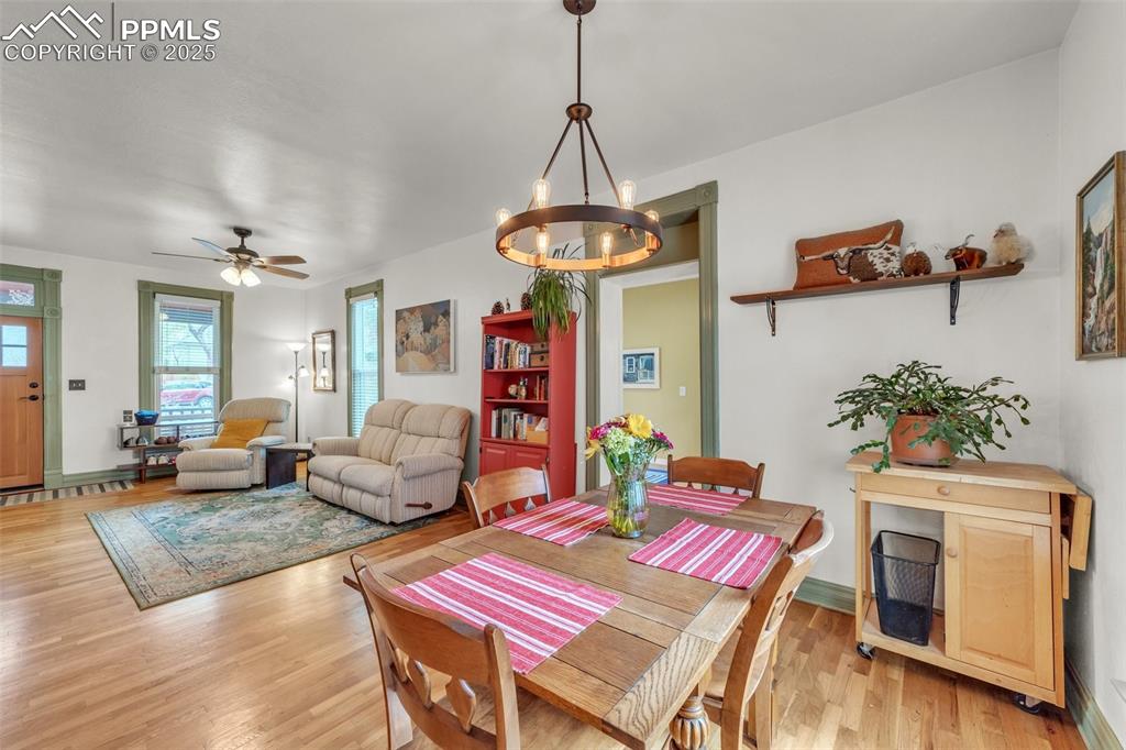Image 7 of 47: Dining Area