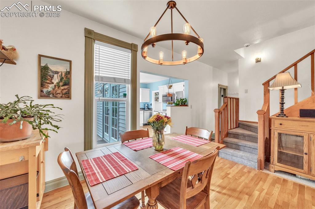 Image 9 of 47: Dining Area