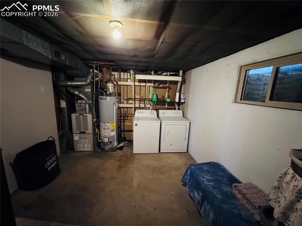 Image 14 of 23: Laundry