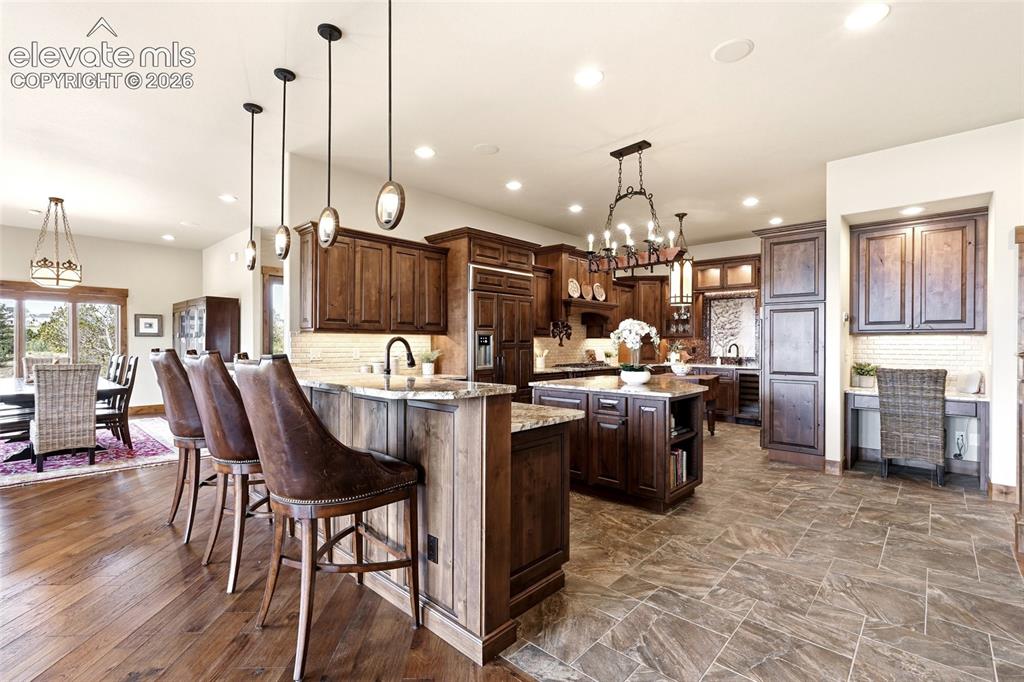 Image 11 of 50: Kitchen