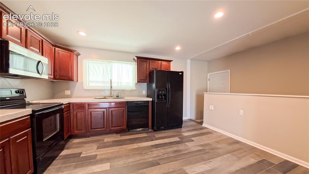 Image 6 of 42: Kitchen