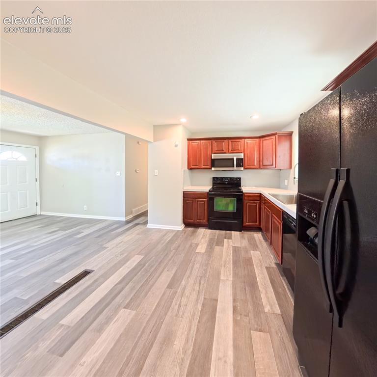 Image 8 of 42: Kitchen
