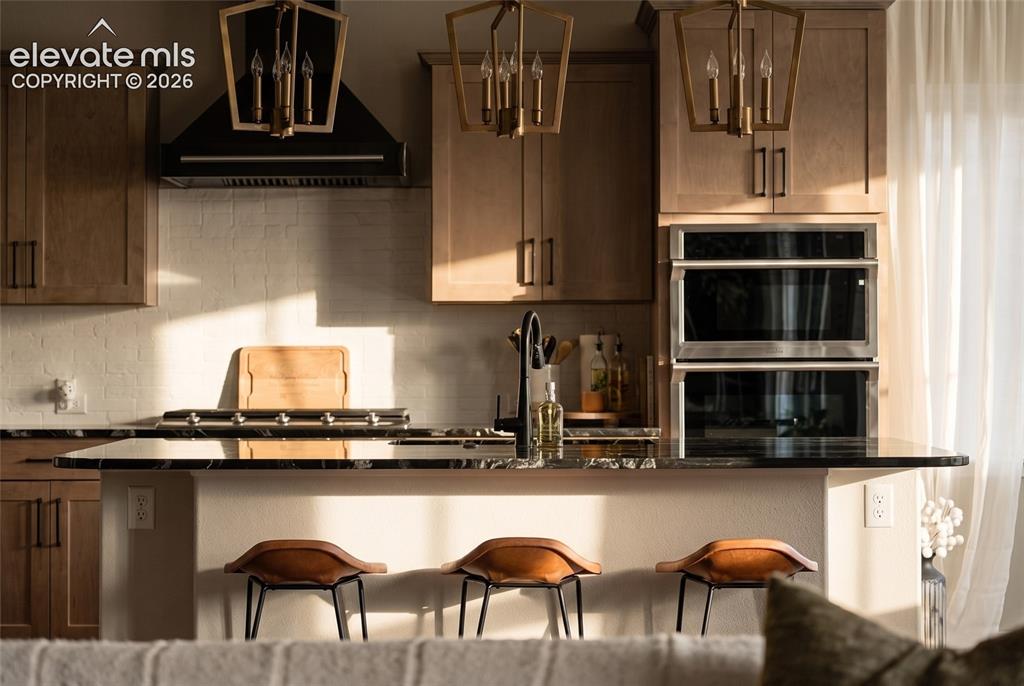 Image 11 of 39: Kitchen