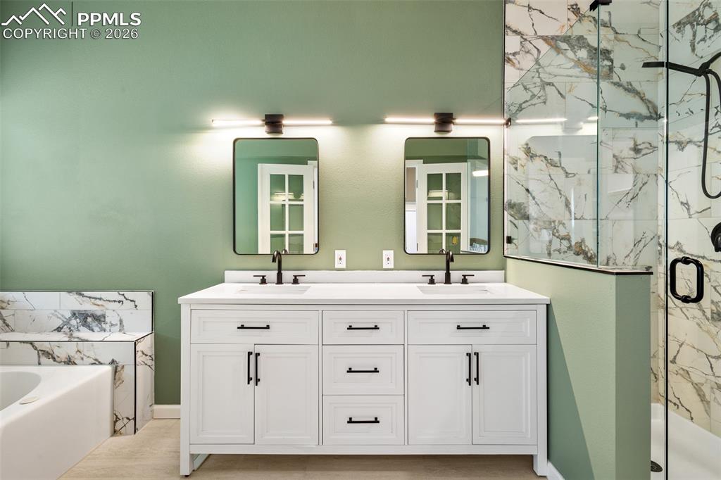 Image 21 of 33: Master Bathroom