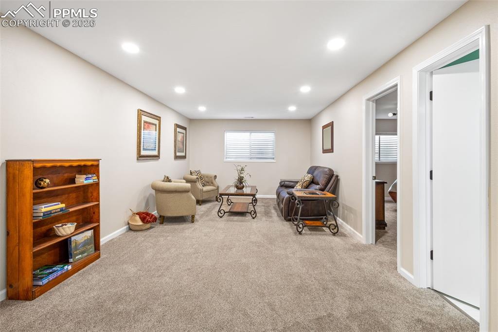 Image 28 of 33: Sitting Room