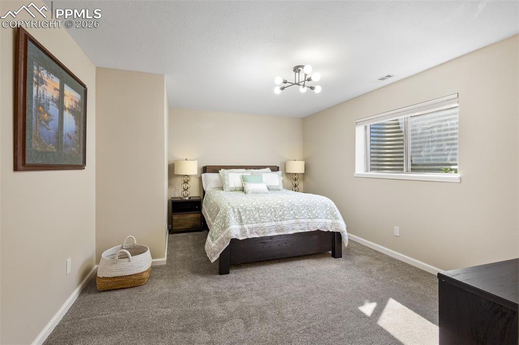 Image 31 of 33: Bedroom