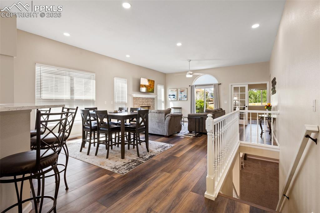 Image 5 of 33: Dining Area