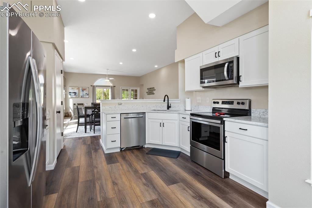 Image 8 of 33: Kitchen