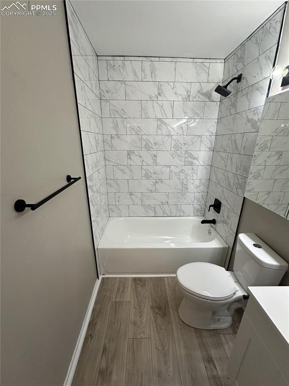 Image 11 of 28: Bathroom
