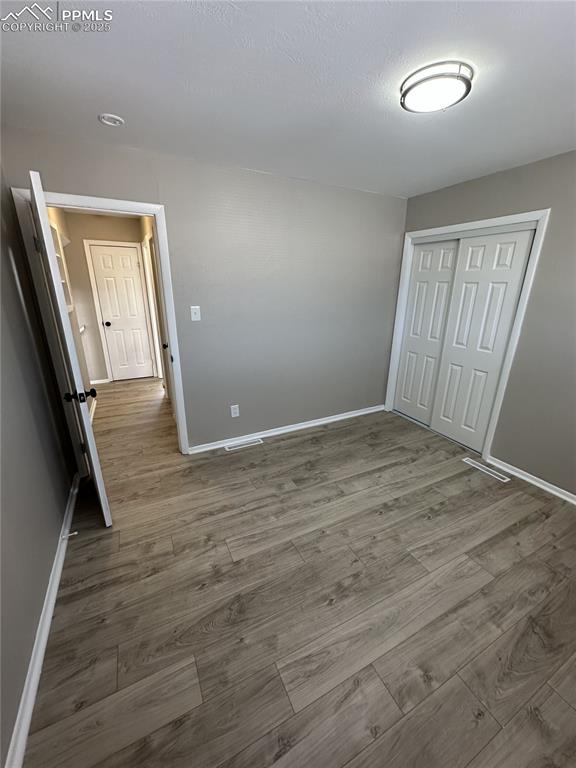 Image 18 of 28: Bedroom