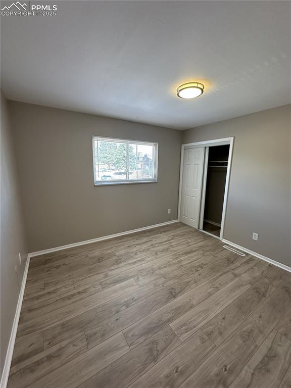 Image 21 of 28: Bedroom