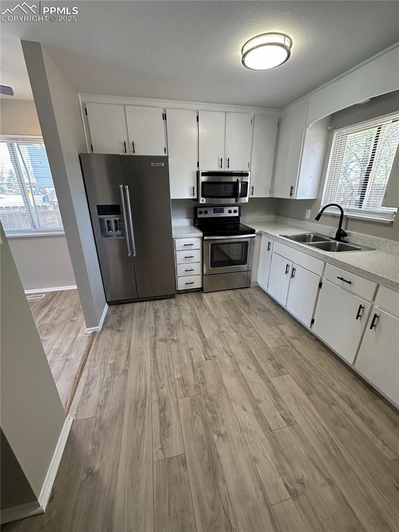 Image 3 of 28: Kitchen