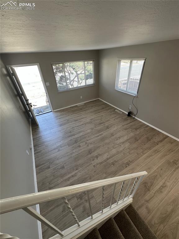 Image 5 of 28: Living Room