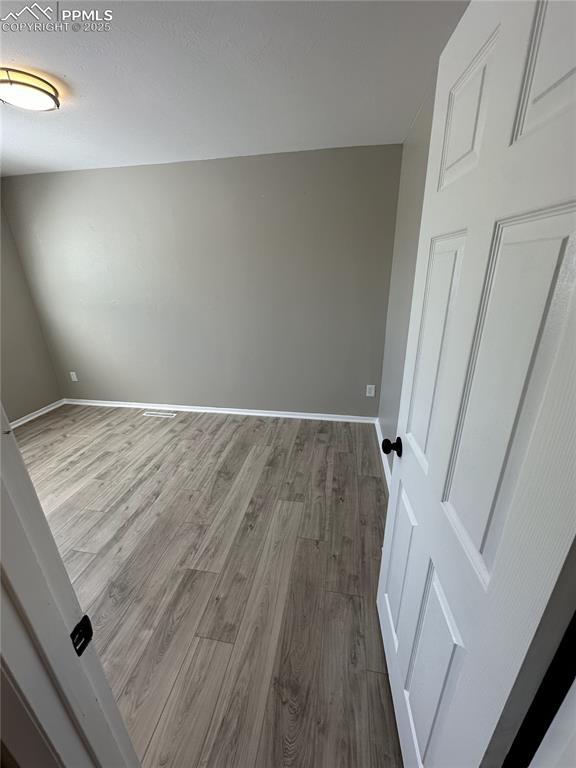 Image 7 of 28: Bedroom