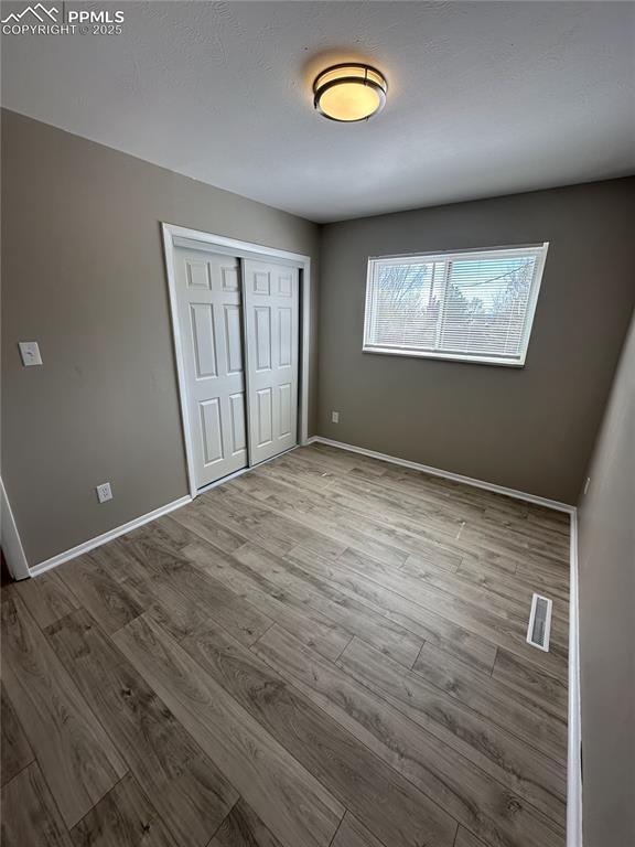 Image 9 of 28: Bedroom