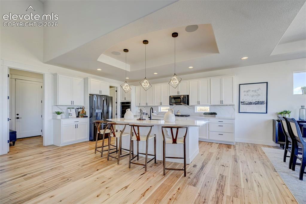 Image 12 of 50: Kitchen