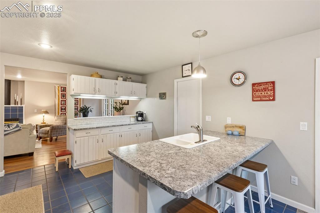 Image 6 of 34: Kitchen
