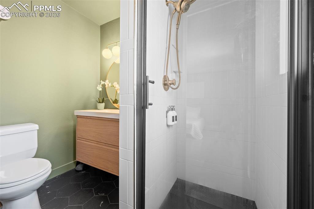 Image 17 of 39: Bathroom