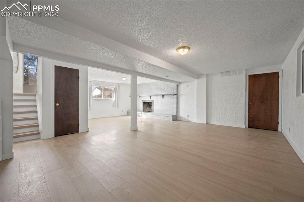 Image 23 of 39: Living Room