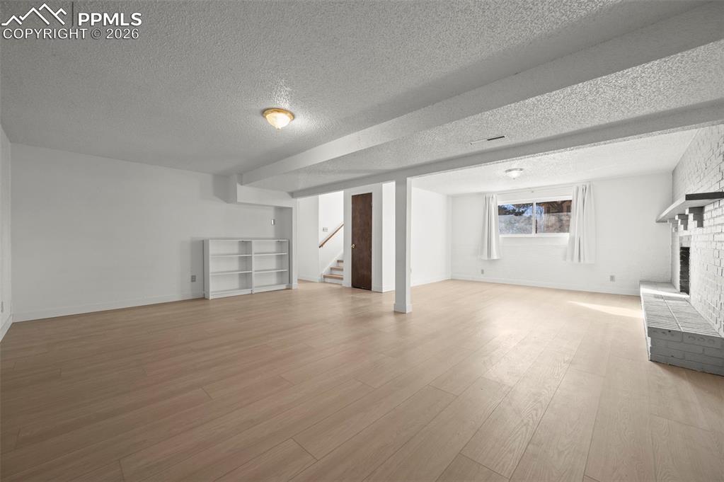 Image 24 of 39: Living Room