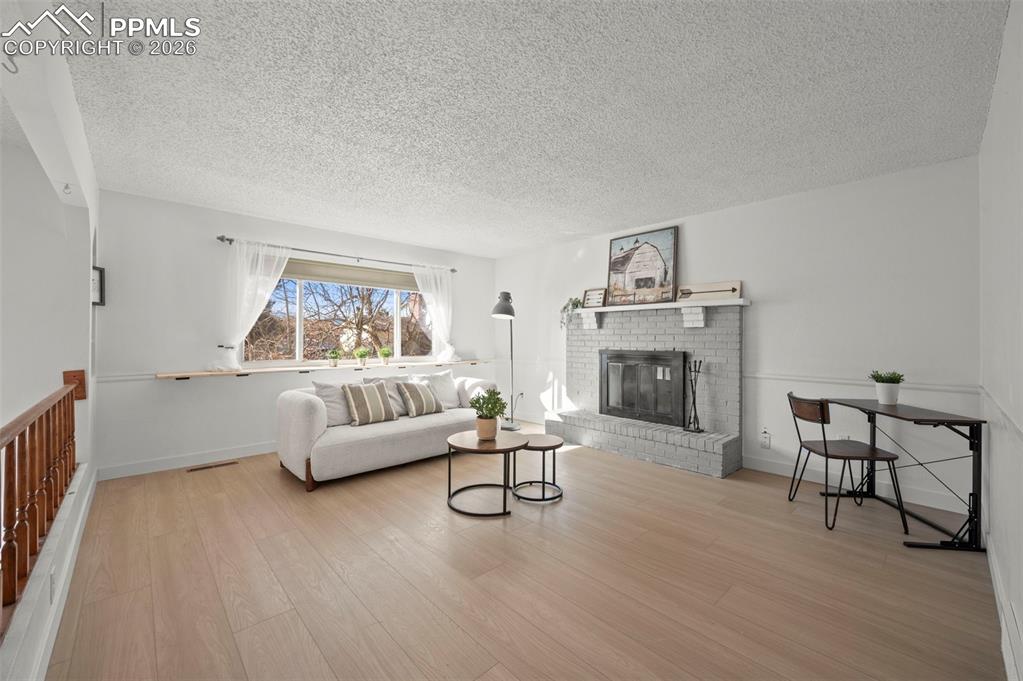 Image 4 of 39: Living Room