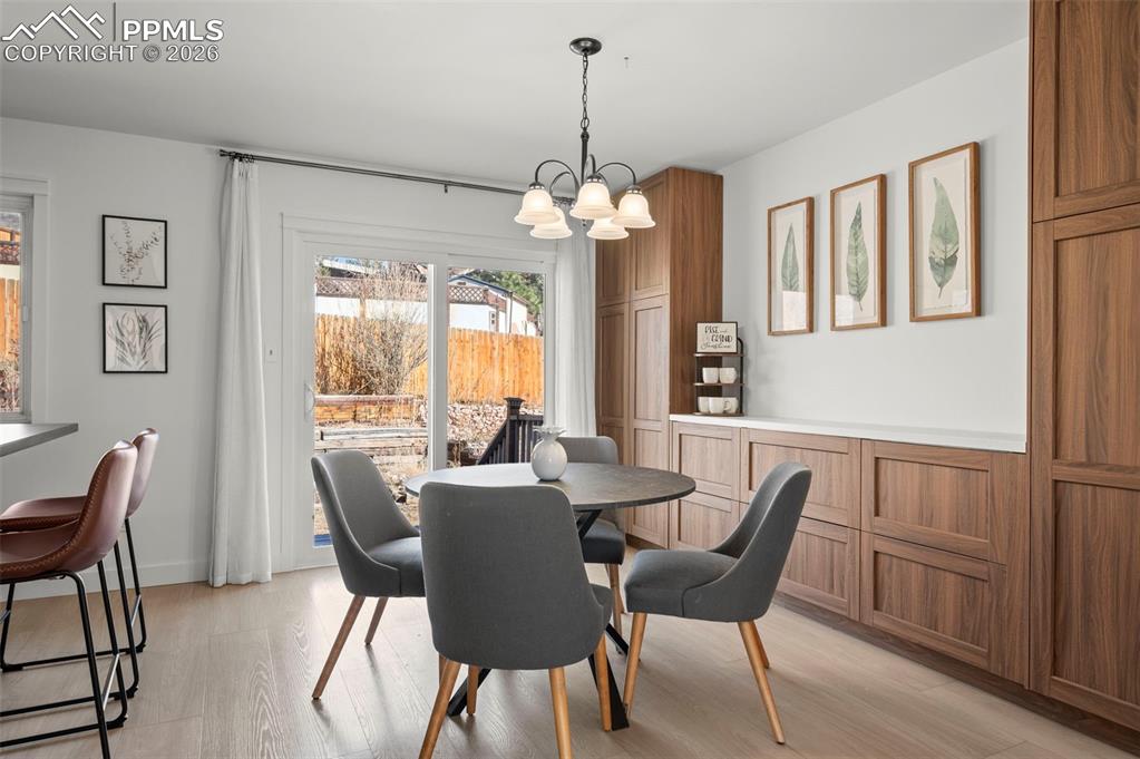 Image 6 of 39: Dining Area