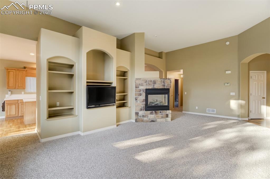 Image 10 of 50: Living Room