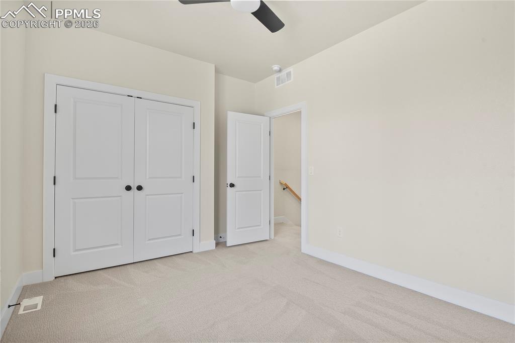 Image 19 of 30: Bedroom