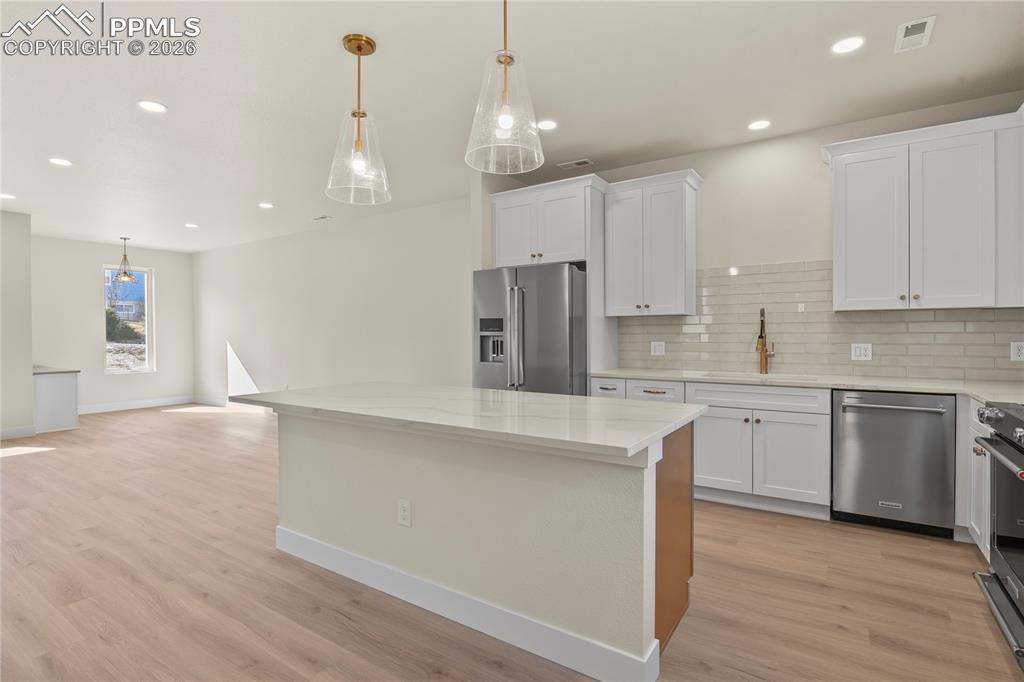 Image 5 of 30: Kitchen