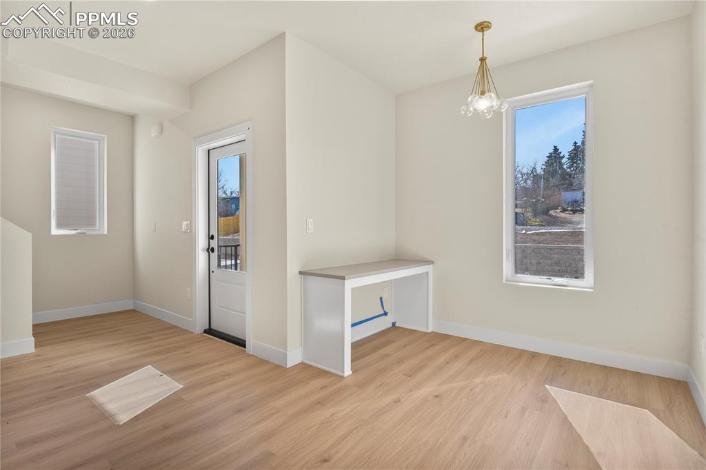 Image 8 of 30: Entry