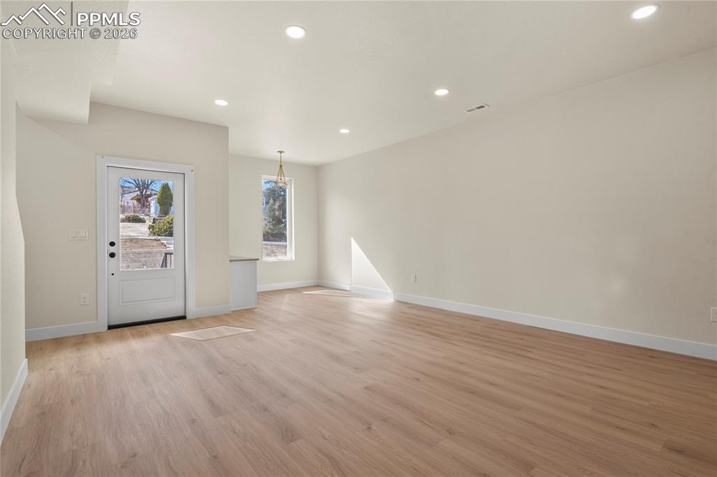 Image 9 of 30: Entry