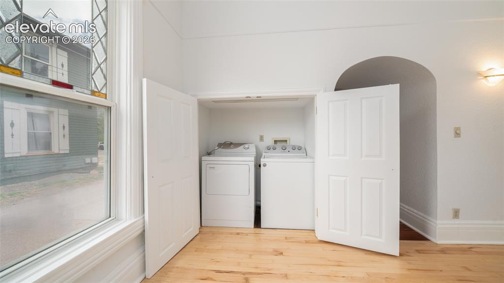 Image 9 of 18: Laundry