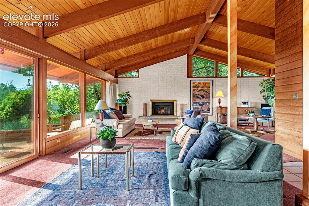 Image 10 of 49: Great Room
