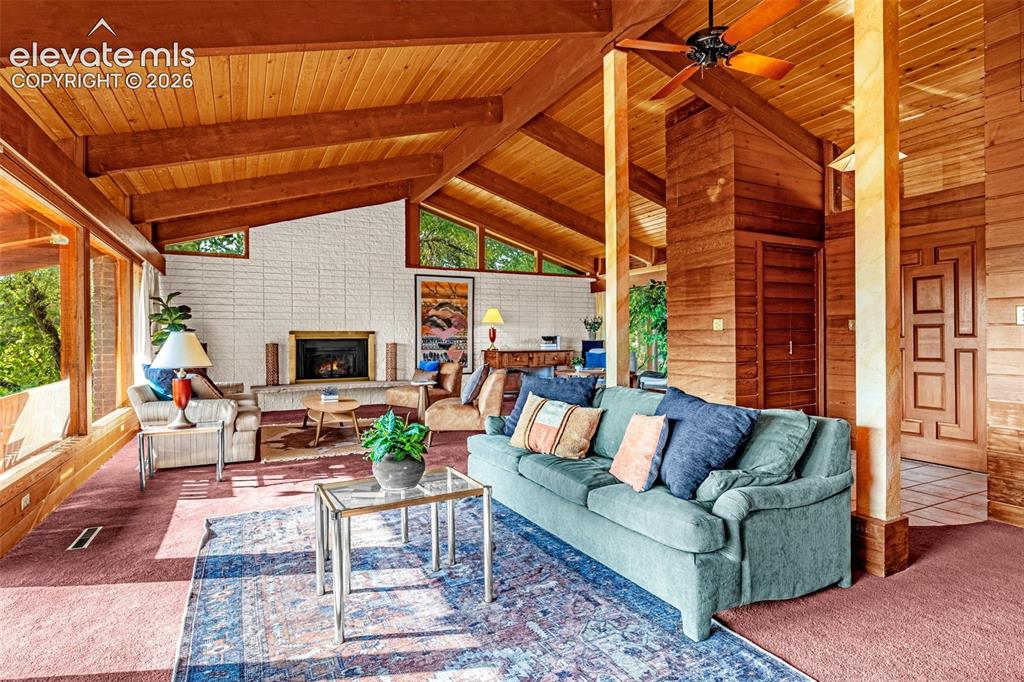 Image 11 of 49: Great Room
