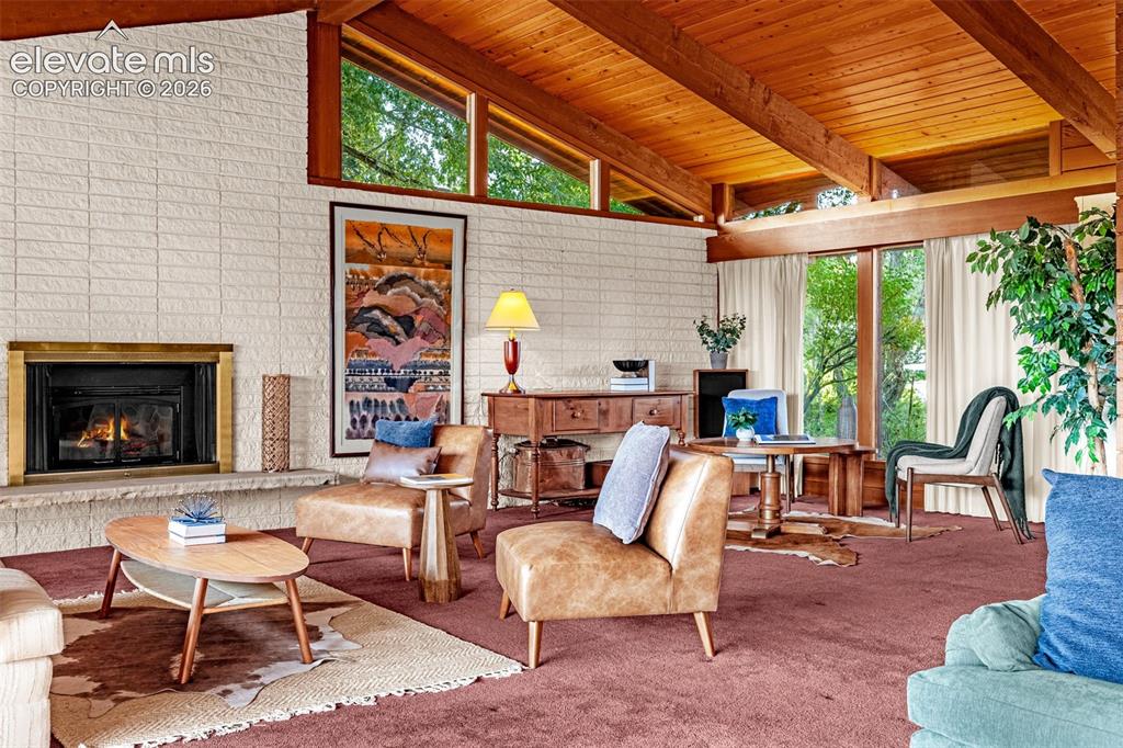 Image 13 of 49: Great Room