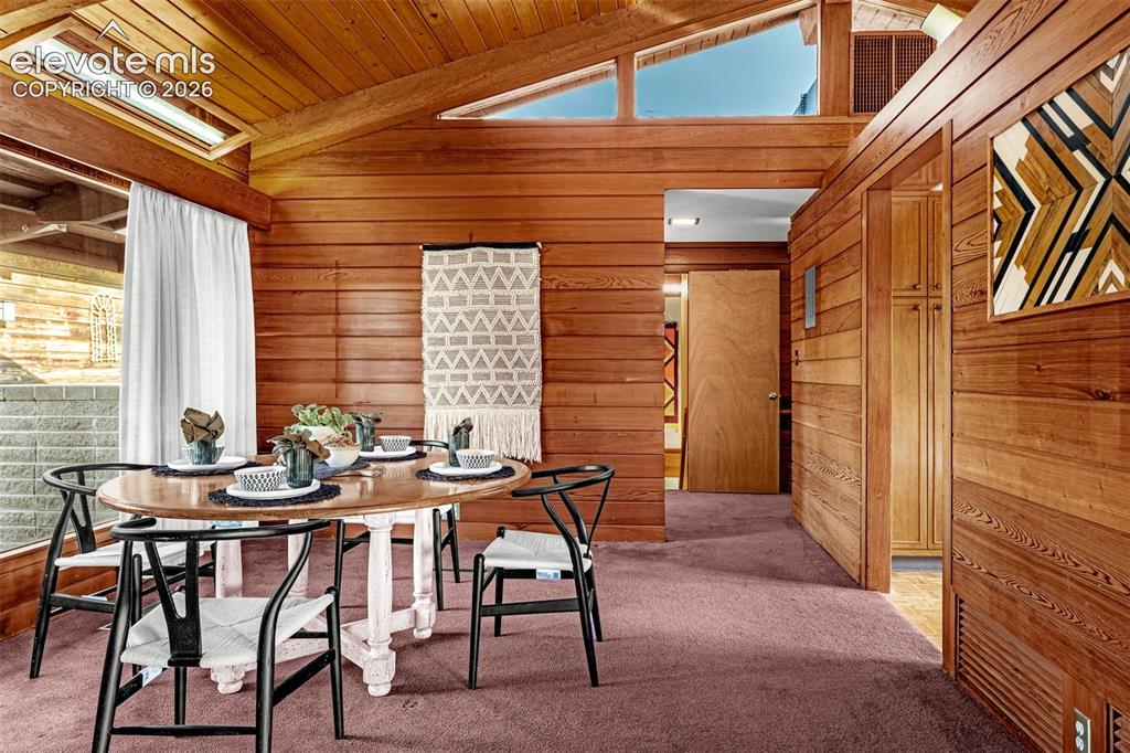 Image 24 of 49: Dining Area