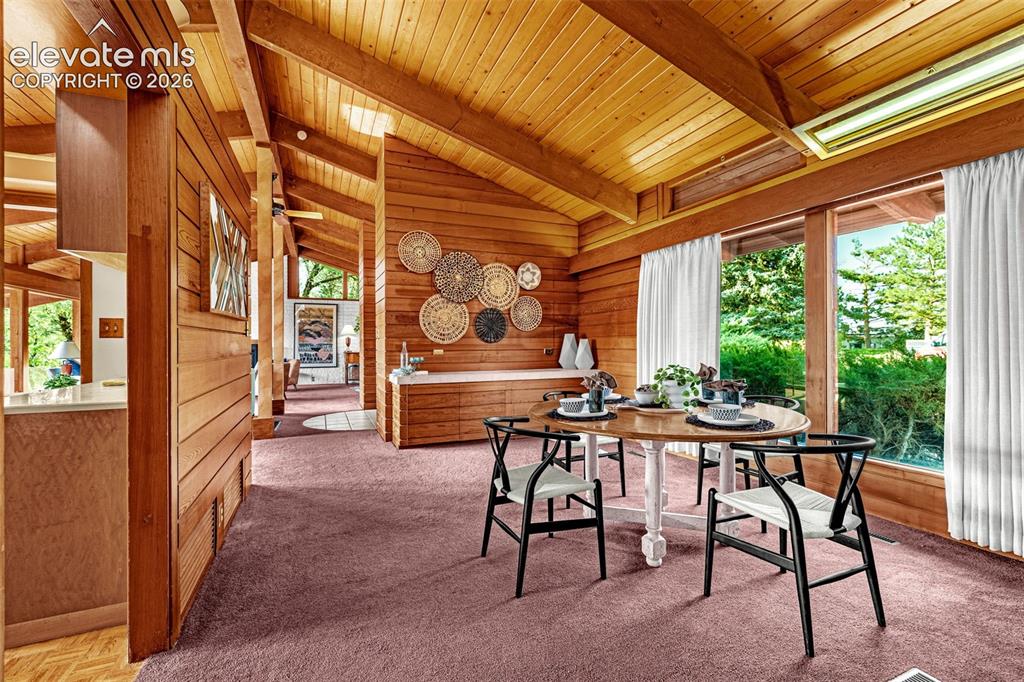 Image 25 of 49: Dining Area