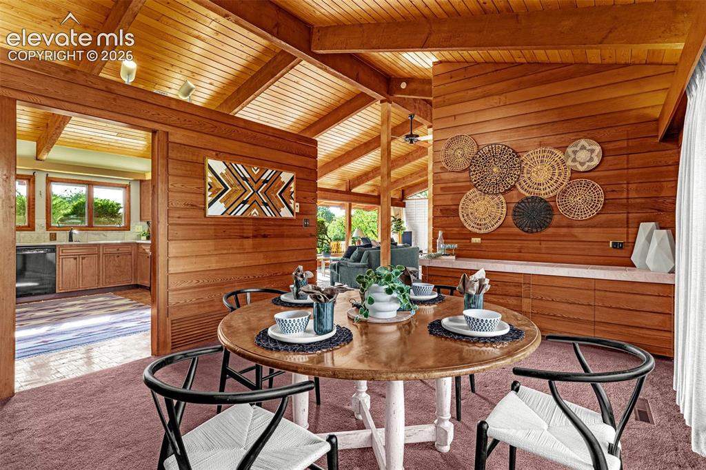 Image 26 of 49: Dining Area