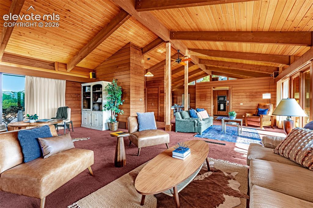 Image 6 of 49: Great Room