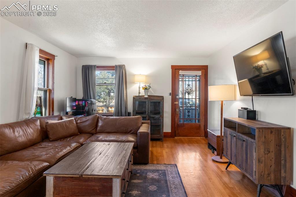 Image 3 of 22: Living Room