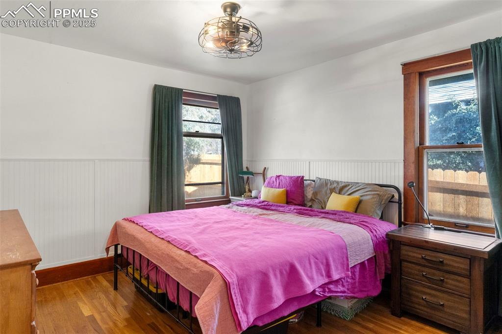 Image 5 of 22: Bedroom