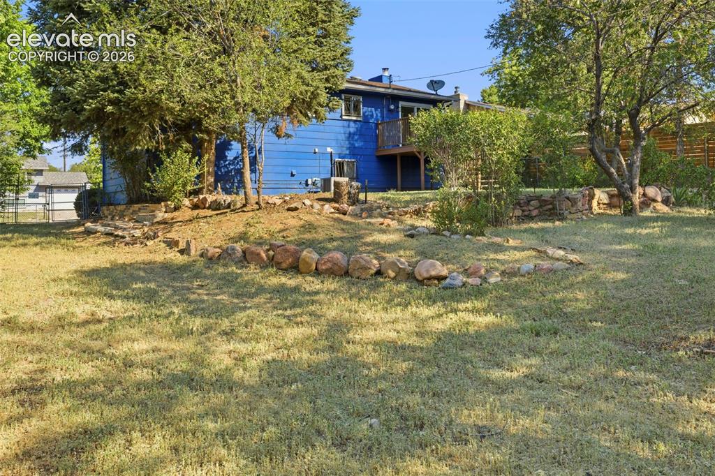 Image 45 of 46: Large yard great for entertaining