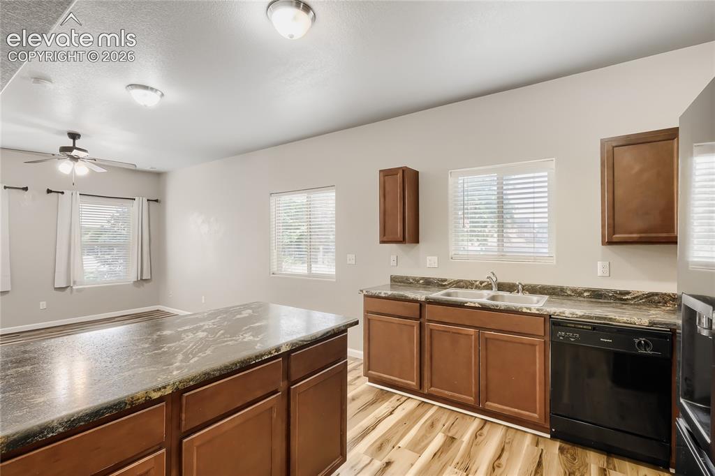 Image 12 of 29: Kitchen