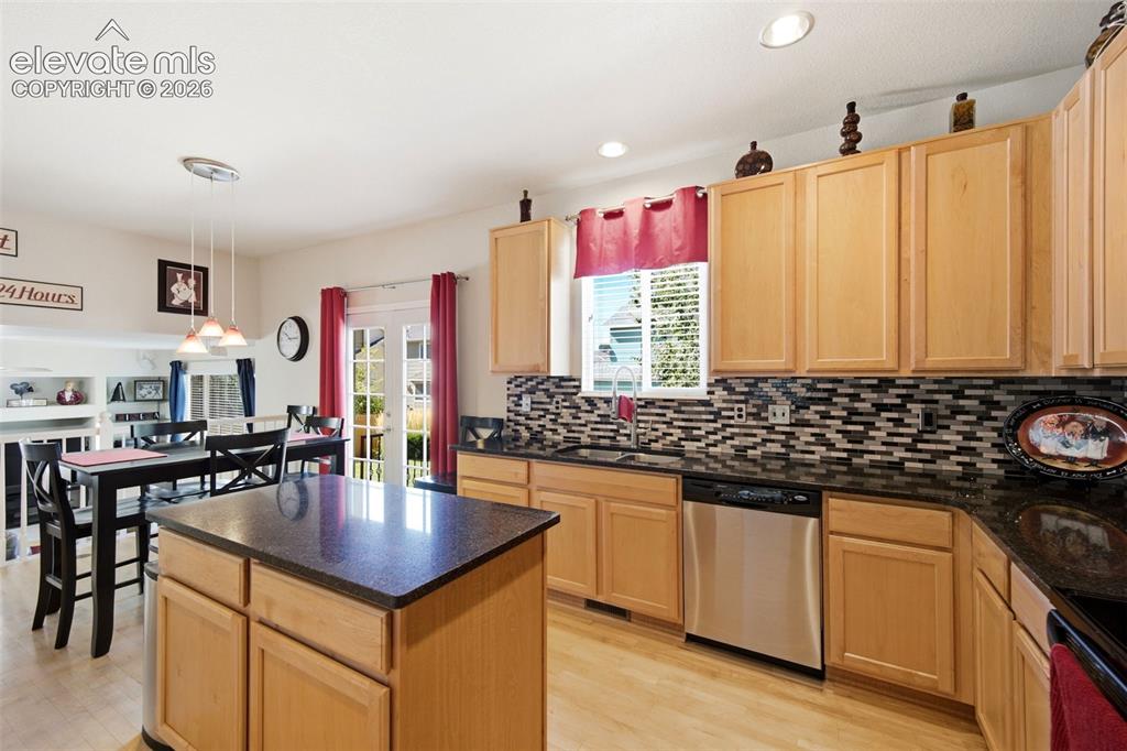 Image 11 of 42: Kitchen